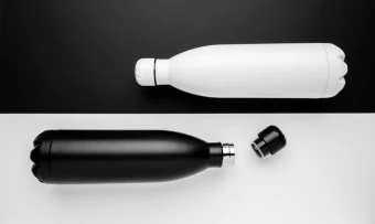 Pullo ruostumattomasta teräksestä 1L