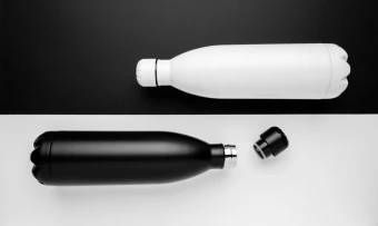 Pullo ruostumattomasta teräksestä 1L