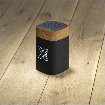 SCX.design S31 valgusküllane nutikas puidust kõlar