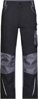 Spetsiaalsed tööpüksid funktsionaalsete detailidega