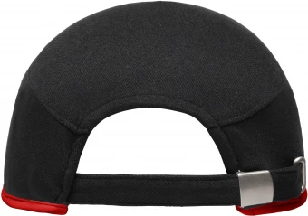 Sportlik nokamüts nelja paneeliga