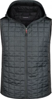 Stiilne mitmest eri materjalist Vest