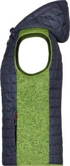 Stiilne mitmest eri materjalist Vest