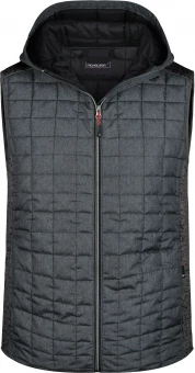 Stiilne mitmest eri materjalist Vest
