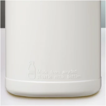 Baseline 500 ml:n kierrätetystä materiaalista valmistettu juomapullo läppäkannella