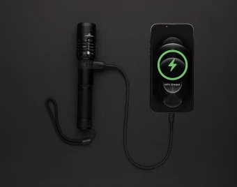 Gear X USB-ladattava taskulamppu