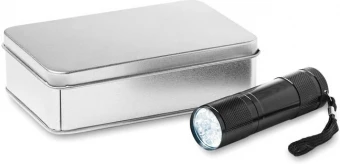 LED taskulamppu peltirasiassa