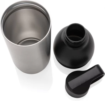 Flow RCS kierrätetystä materiaalista ja ruostumattomasta teräksestä valmistettu tyhjiöpull