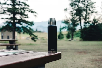 Swiss Peak Elite 1L kuparinen tyhjiöpullo, musta