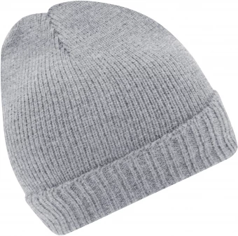 Trendikas kootud müts