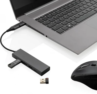 Terra RCS kierrätysalumiinista valmistettu hubi, jossa on 3 USB-porttia