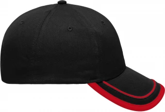 Värviliste detailidega nokamüts