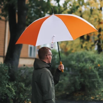 Sateenvarjo omalla painatuksella