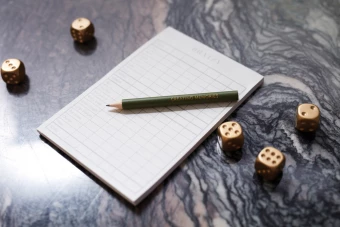 VINGA Bratzy -pöytäpeli