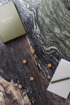 VINGA Bratzy -pöytäpeli