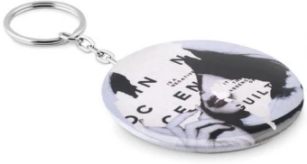 Avaimenperä pullonavaajalla